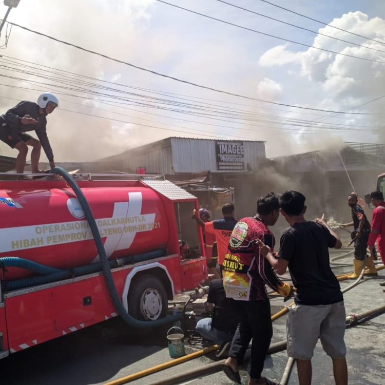 Tiga Ruko di Jalan Rajawali Ludes Dilalap Si Jago Merah