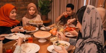Ini Dia Tips Memilih Outfit Buka Puasa Bersama