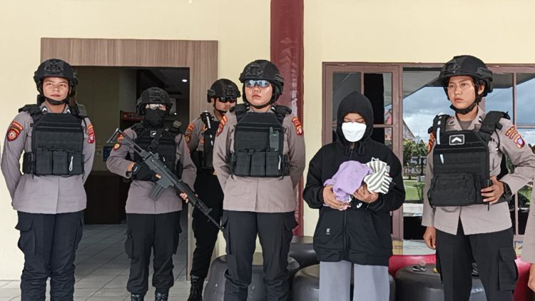 Remaja Putri Terciduk Warga Mencuri Dompet dan Pakaian Dalam