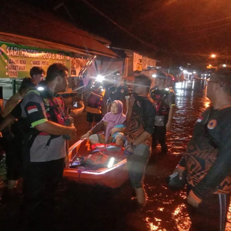 Banjir Meluas, Ratusan Warga Terpaksa Mengungsi