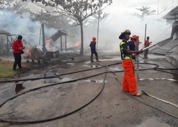 Rumah dan Gudang Panti Asuhan Dilalap Si Jago Merah