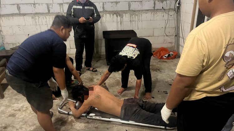 Pengunjung Kafe Bersimbah Darah Ditikam Pengunjung