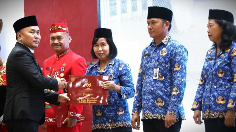 Ratusan ASN Raih Tanda Kehormatan Satyalancana Karya Satya