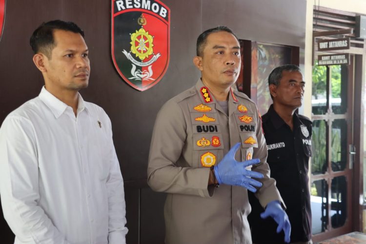 Ternyata Nyawa Ustadzah Dihabisi Tepat di Depan Empat Anaknya