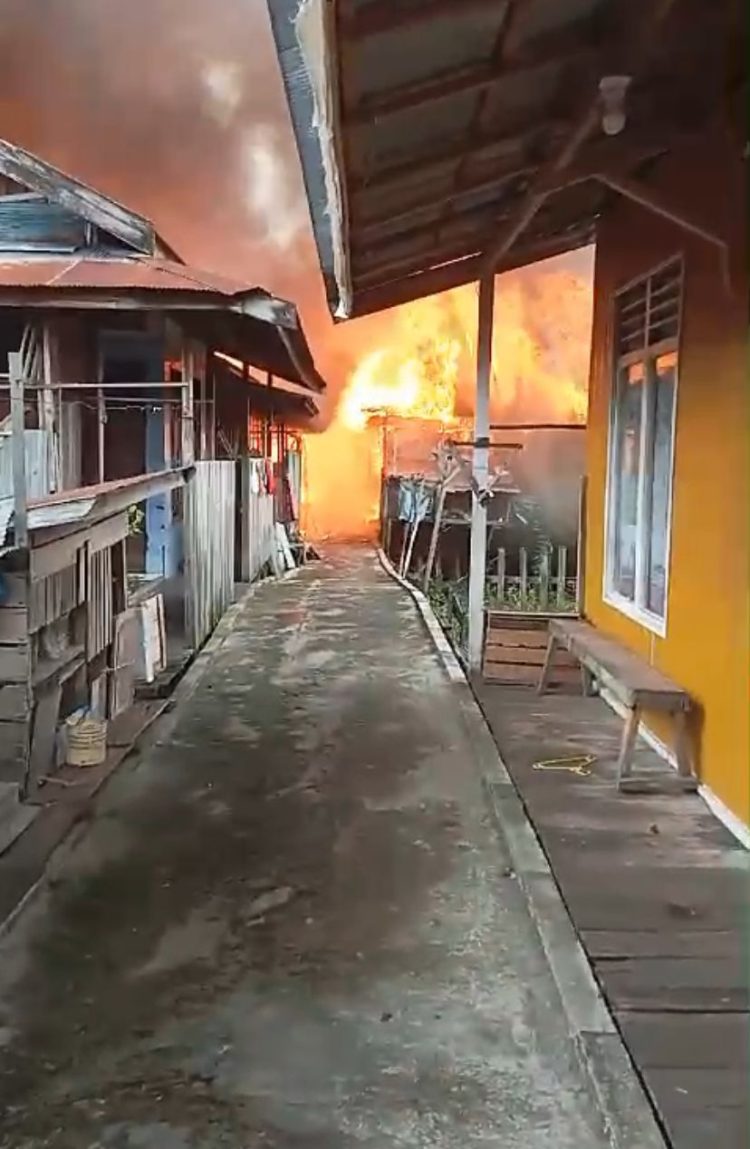 Kebakaran di Flamboyan Diduga Akibat Kelalaian