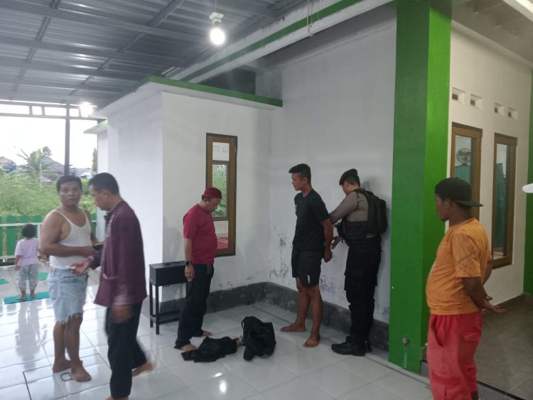 Pembobol Kotak Amal Terciduk Beraksi di Musala Hiu Putih