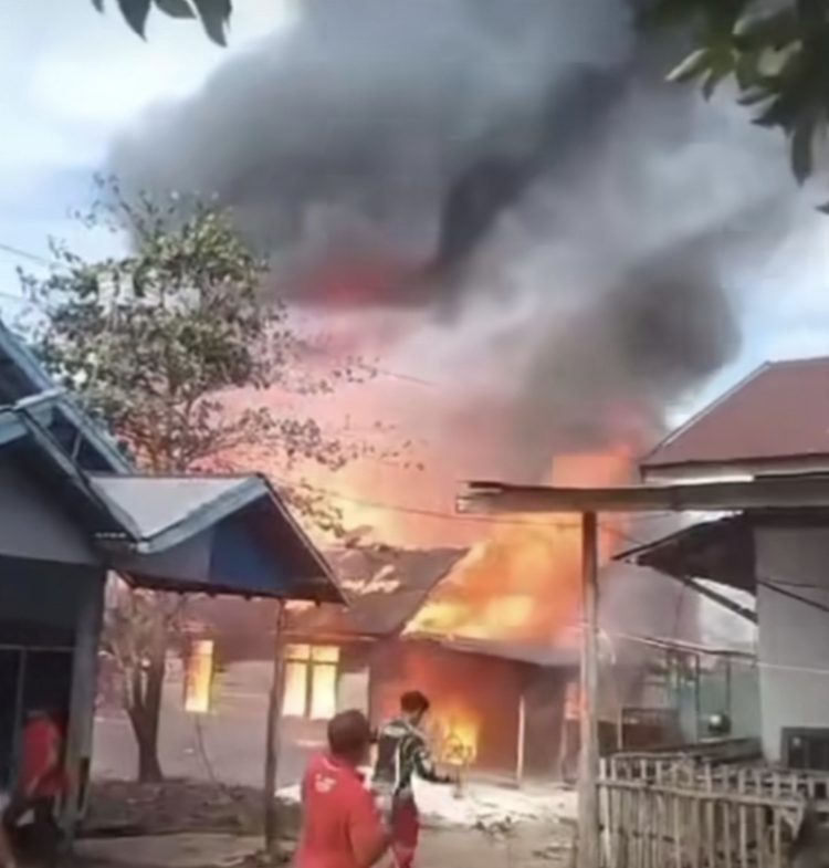Komplek Mendawai Kembali Berkobar, Ludeskan Rumah dan Barak