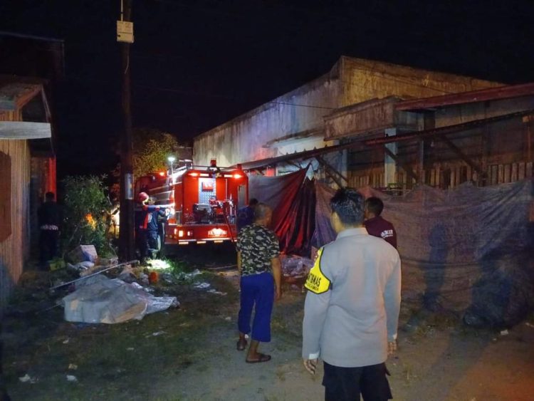 Satu Rumah Ludes Terbakar, Berawal dari Ponsel yang Meledak