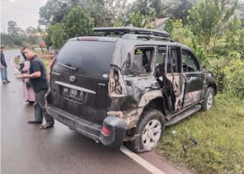 Mobil yang Ditumpangi Mantan Bupati Seruyan Terlibat Kecelakaan