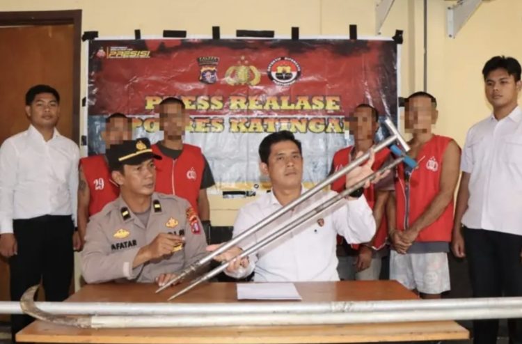 Empat Pemuda Terciduk Menjarah Sawit Milik Perusahaan