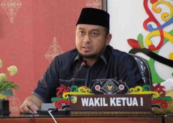 Jangan Wajibkan Murid Kurang Mampu Menebus Buku