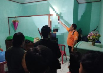 Lansia Ditemukan Tewas Gantung Diri di Pintu Kamar Mandi