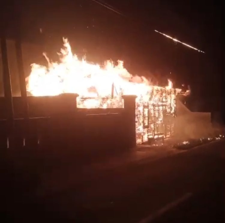 Rumah di Rajawali 9 Ludes Terbakar