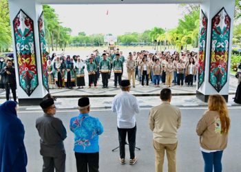 Plt Sekda Lepas Peserta Perjalanan Umrah dan Yerusalem