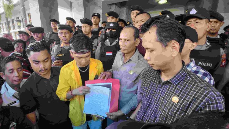 Pimpinan DPRD Kalteng Terima Aspirasi Mahasiswa