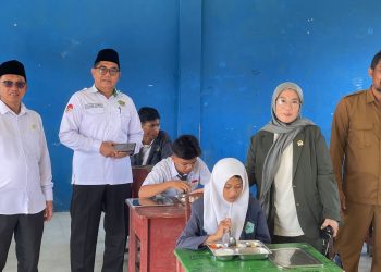 Pipit Setyorini Tinjau MBG di Sekolah Binaan NU Kotim