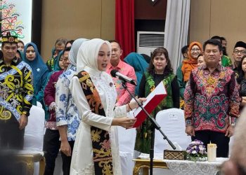 Thisia Lantik Ketua Dekranasda 12 Kabupaten/Kota se-Kalteng