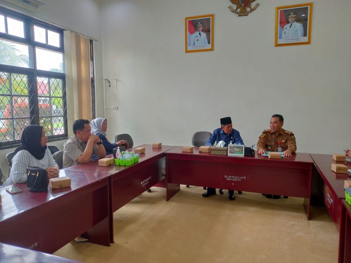 Komisi I dan Disbun Gelar Audiensi Terkait Pengelolaan Perkebunan