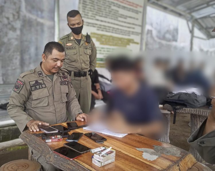 Satpol PP Jaring Sejumlah Pelajar Bolos Sekolah