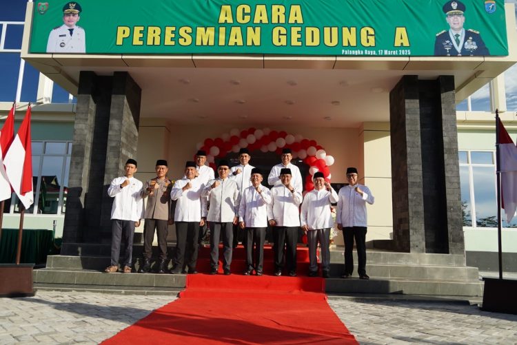 Gubernur dan Pangdam Resmikan Gedung A di Korem 102/Pjg