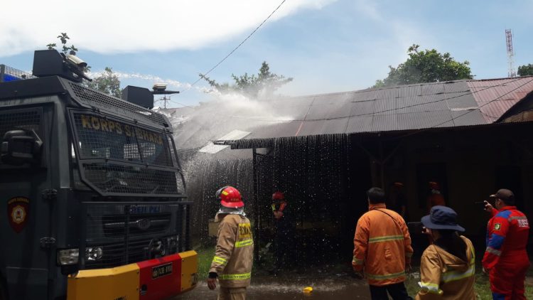 Rumah Dinas Polisi di Rinjani Nyaris Ludes Terbakar