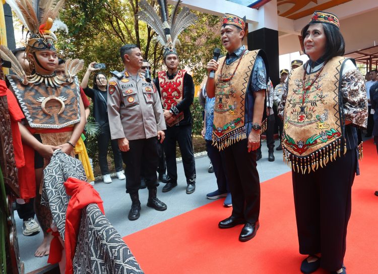 Kapolda Kalteng yang Baru Tiba di Kota Palangka Raya