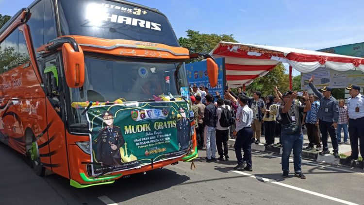 Wagub Edy Lepas Peserta Angkutan Mudik Gratis