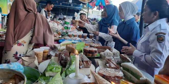 Ketua TP PKK Ingatkan Pentingnya Menjaga Kebersihan Pasar Ramadan