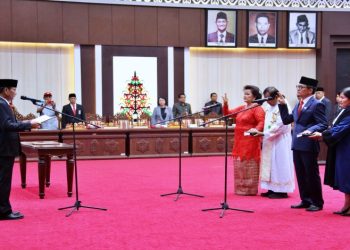 DPRD Kalteng Lantik Dua Anggota Dewan PAW