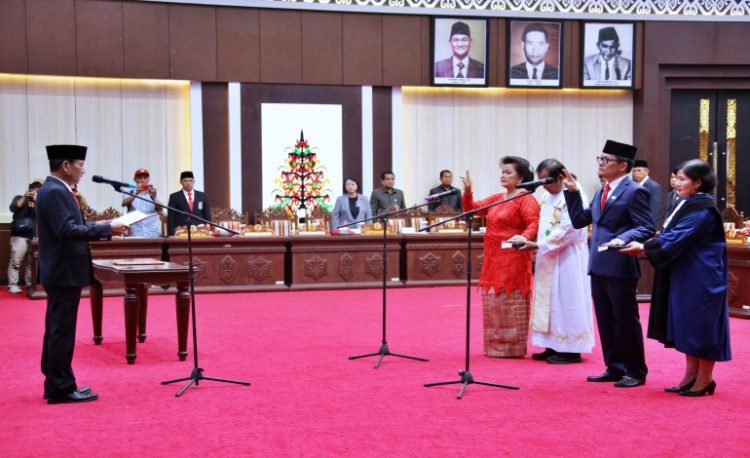 DPRD Kalteng Lantik Dua Anggota Dewan PAW