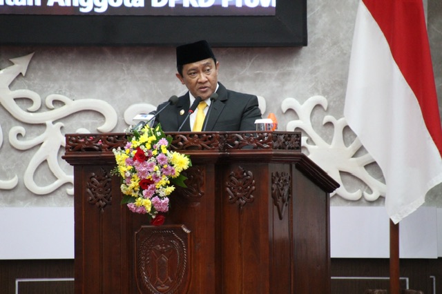 Wagub Hadiri Paripurna Pengangkatan PAW Anggota DPRD Kalteng