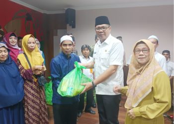 Dislutkan Kalteng Bagikan 100 Paket Sembako