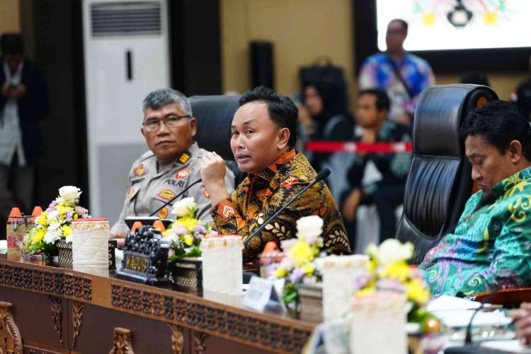 Gubernur Pimpin Rakor Terkait Banjir dan Longsor