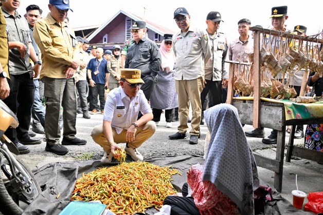 Gubernur Pastikan Harga Sembako Stabil di Pasar Keramat Sampit