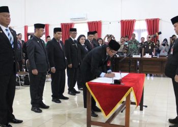 Pj Bupati Lantik 10 Pejabat Eselon II