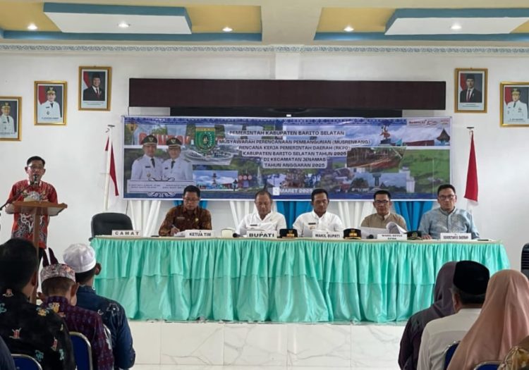 Kelurahan Jenamas Buka Akses Jalan ke Provinsi Tetangga