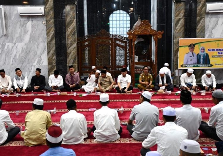Bupati Barsel Gelar Safari Ramadan ke Karau Kuala
