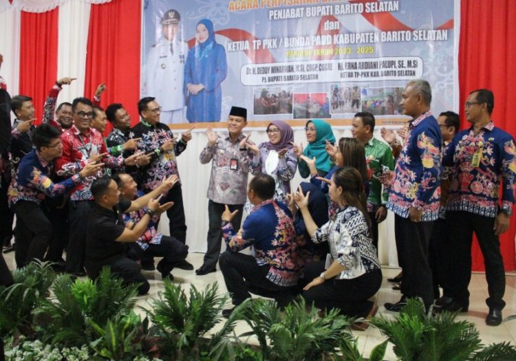 Pj Bupati dan Ketua TP PKK Ucapkan Salam Perpisahan