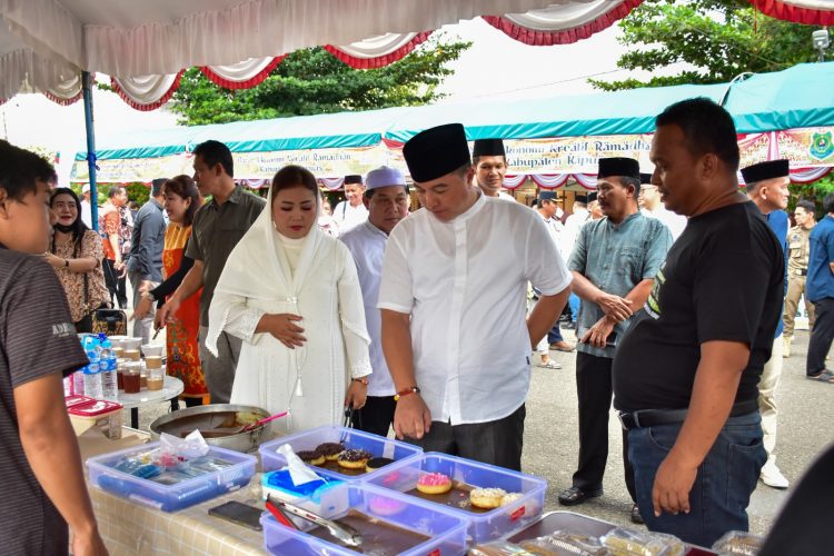 Wabup Dodo Resmikan Pasar Ramadan