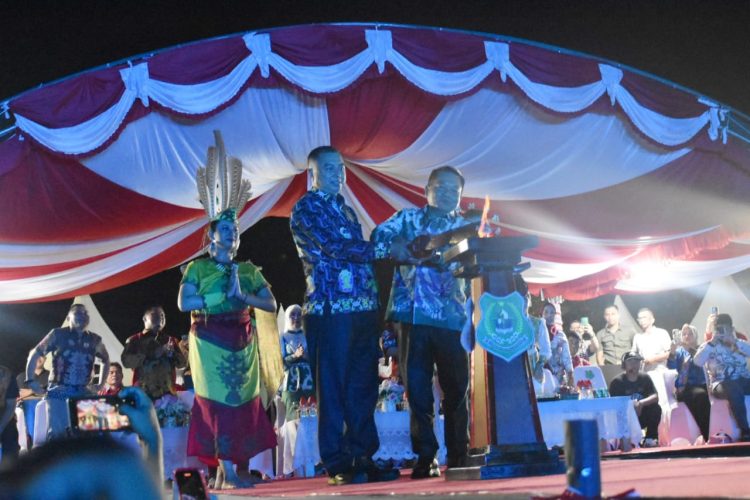Bupati Resmikan Expo Kapuas Bersinar 2025
