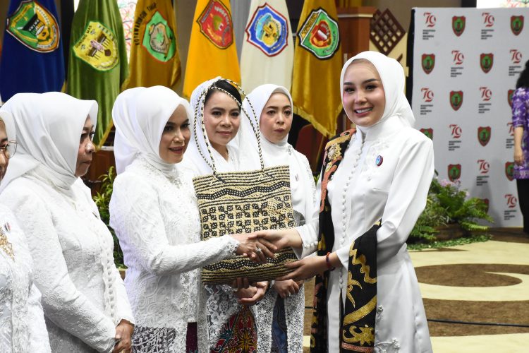 Siti Saniah Resmi Jabat Ketua TP PKK dan TP Posyandu Kapuas