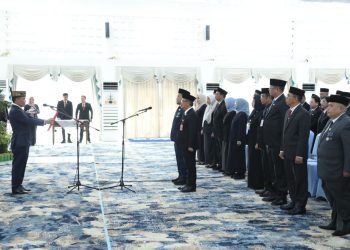 Gubernur Lantik 13 Pimpinan Tinggi Pratama Lingkup Pemprov Kalteng