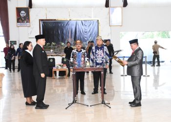 Bupati Lantik Usis I Sangkai Sebagai Pj Sekda