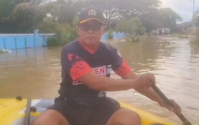 Didi Hartoyo Tinjau Banjir Pujon Pakai Perahu Karet, Desak Penanganan Jangka Panjang