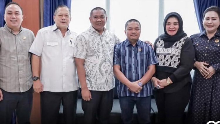 DPRD Kapuas Terima Kunjungan DPRD Kalsel, Bahas Studi Banding Perda Kesejahteraan Rakyat