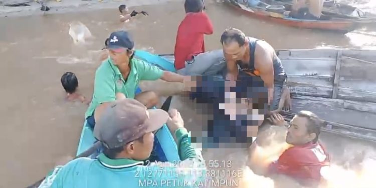 Dua Siswa Hilang Terseret Arus Sungai Saat Bermain di Gosong, Satu Orang Ditemukan Tewas    