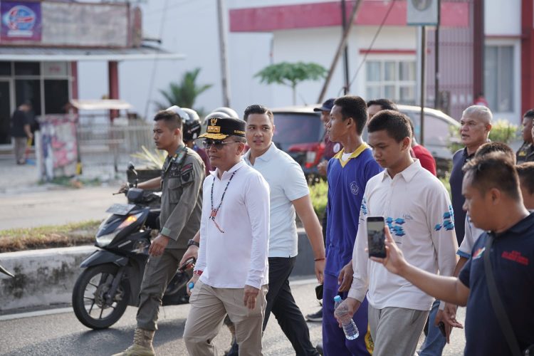 Siswa SMA Antusias Jalan Sehat Bersama Gubernur