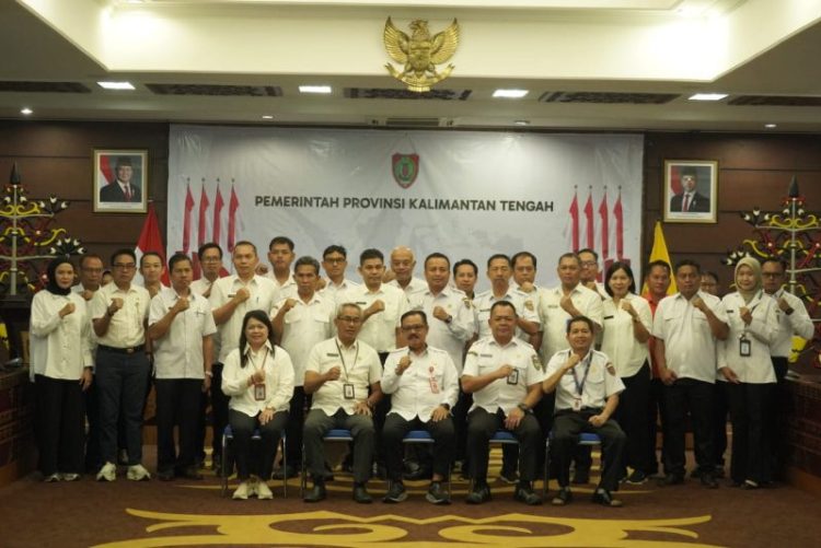 Rapat Pemprov dan Pemkab/Pemko Bahas Kartu Huma Betang Sejahtera