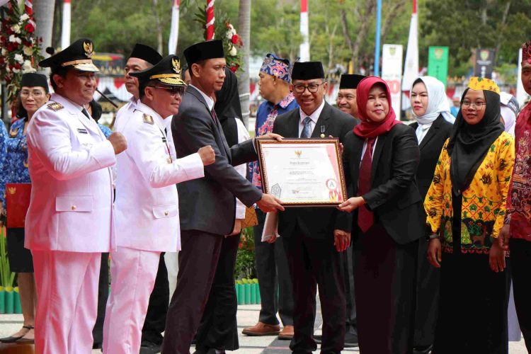 BKD Provinsi Kalimantan Tengah Raih Penghargaan Terbaik I Implementasi AKIP Tahun 2024