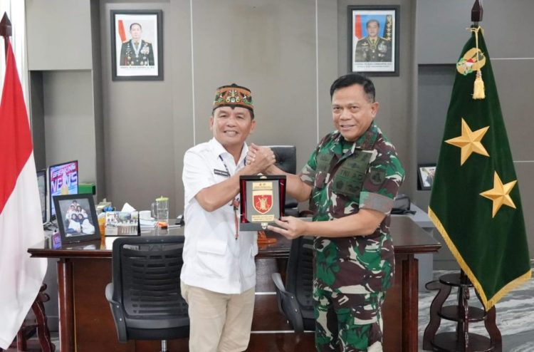 Pangdam XXII Sambut Gubernur Kalteng, Teguhkan Komitmen Kebersamaan